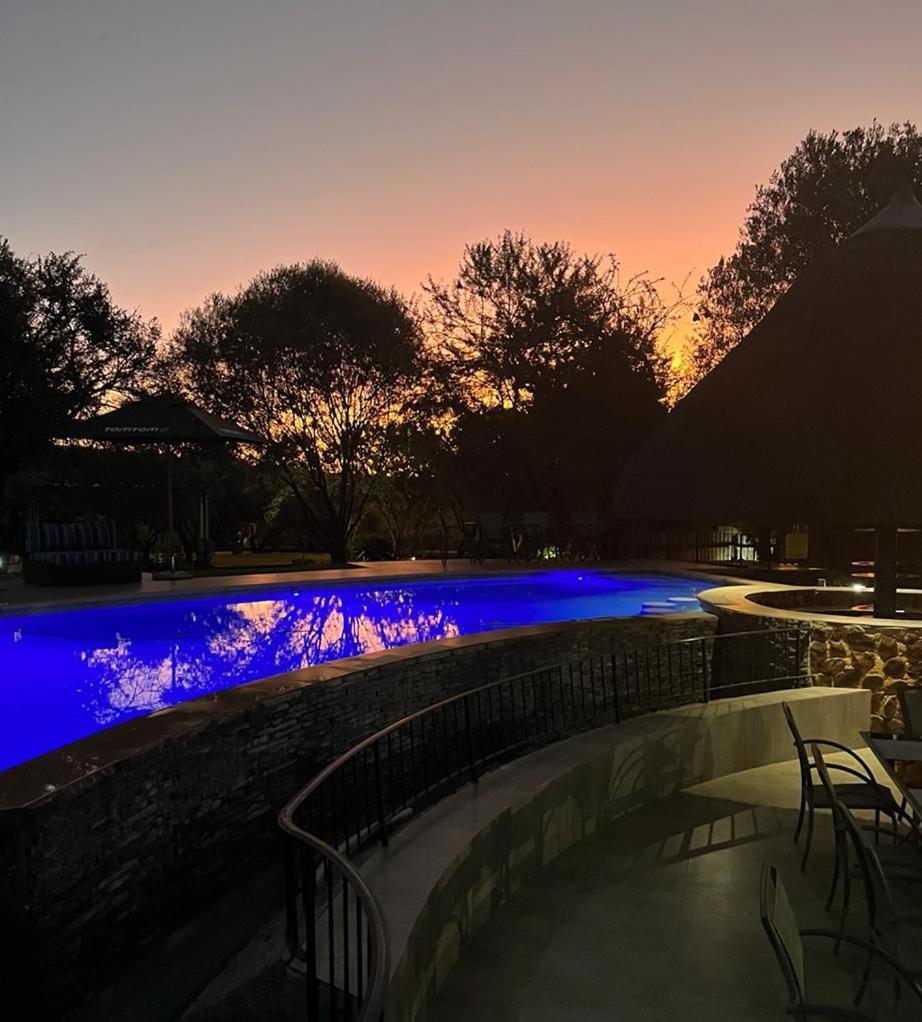 Tidimalo Lodge รัสเทนเบิร์ก ภายนอก รูปภาพ